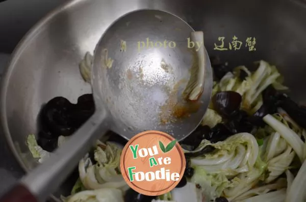 Stir fried cabbage with black fungus, health preserving vegetable in winter