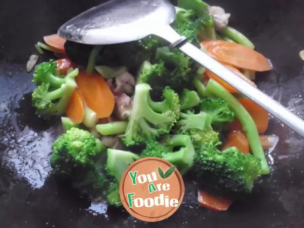 Assorted broccoli