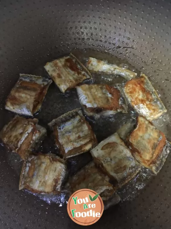 Braised Hairtail in Brown Sauce