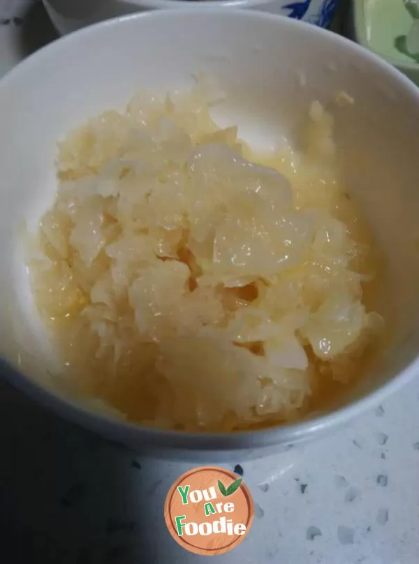 Rock sugar tremella lotus seed soup