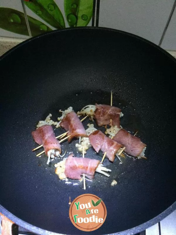 Hommel bacon tastes different ---- bacon and Flammulina velutipes roll