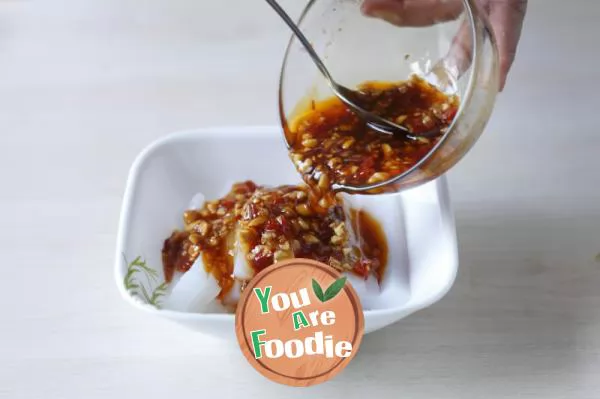 Tossed Clear Noodles in Chili Sauce