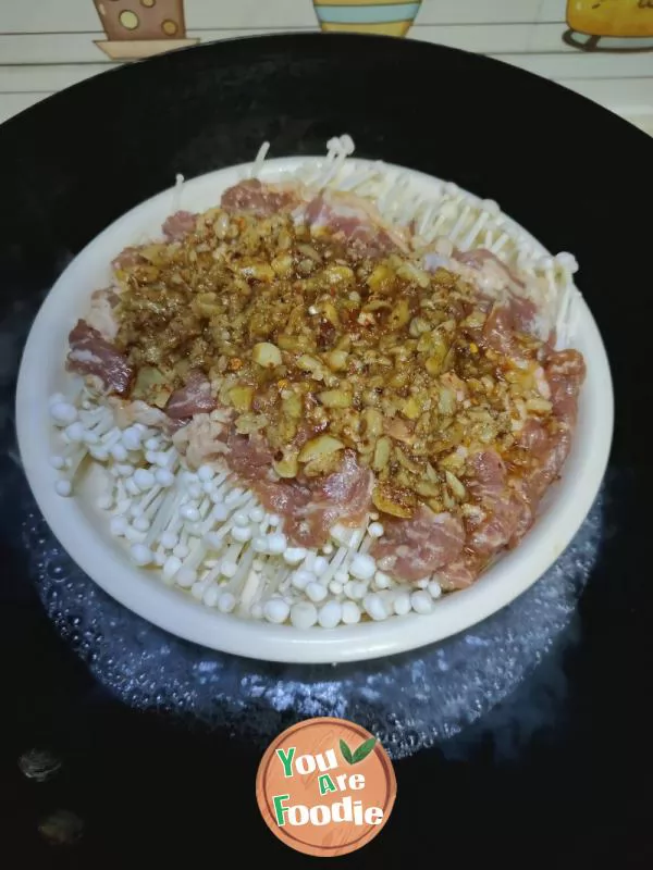 Steamed Flammulina velutipes with muscle top meat