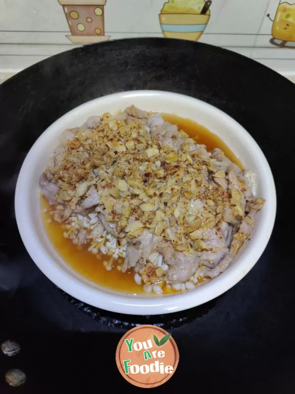 Steamed Flammulina velutipes with muscle top meat