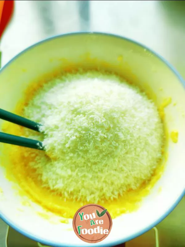 Steamed bun with coconut paste