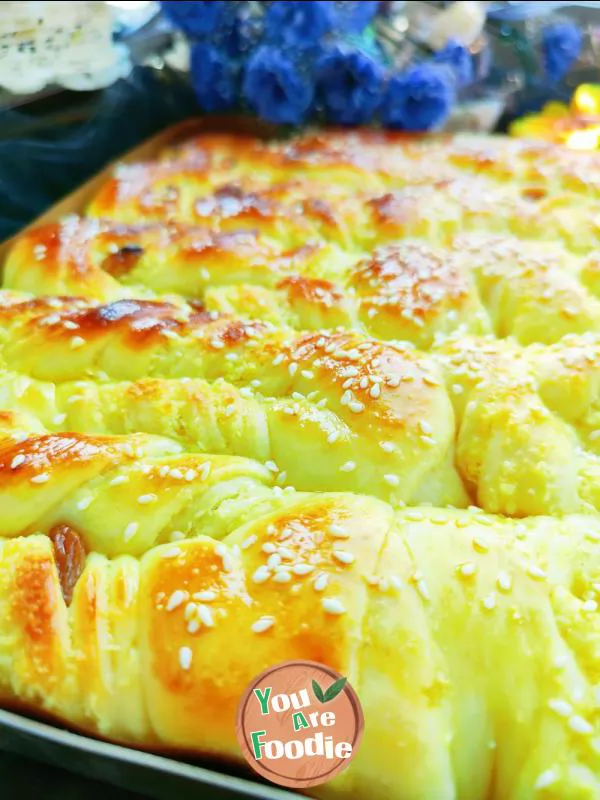 Steamed bun with coconut paste