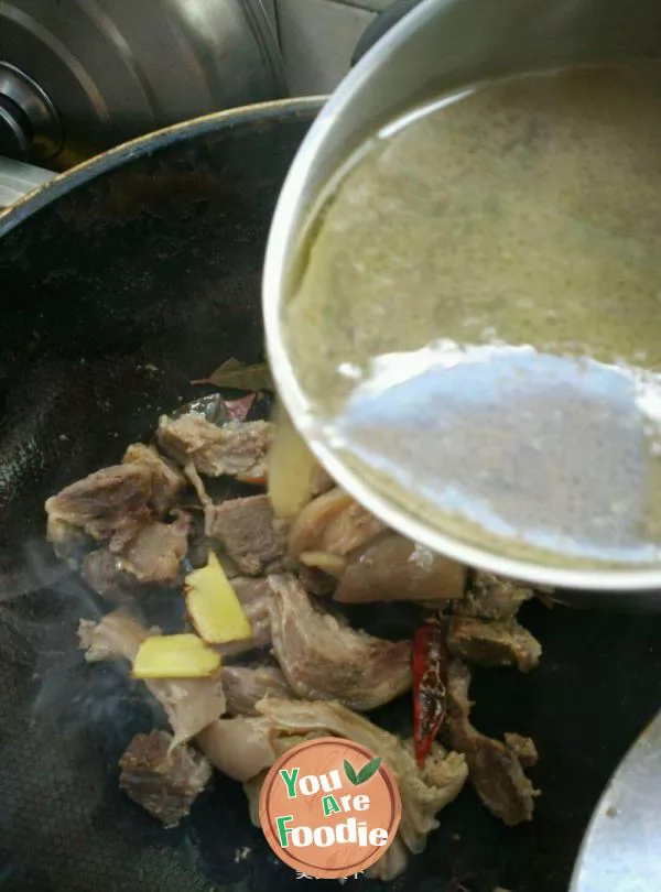 Braised beef noodles from a master