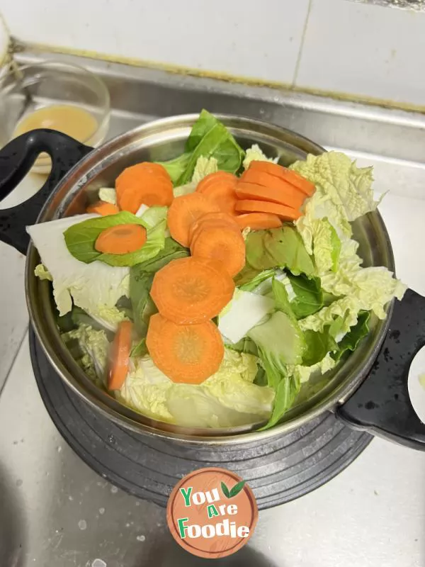 Healthy vegetable and fried dough sticks soup