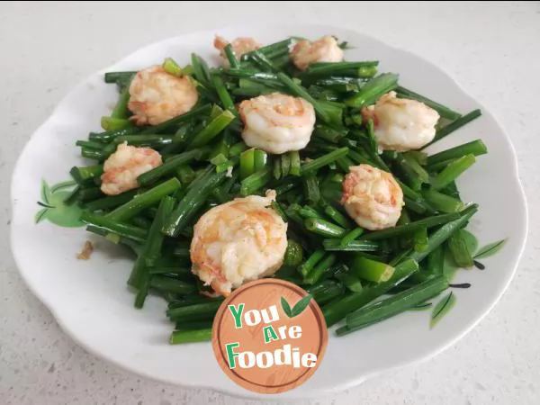 Fried shrimps with leek moss