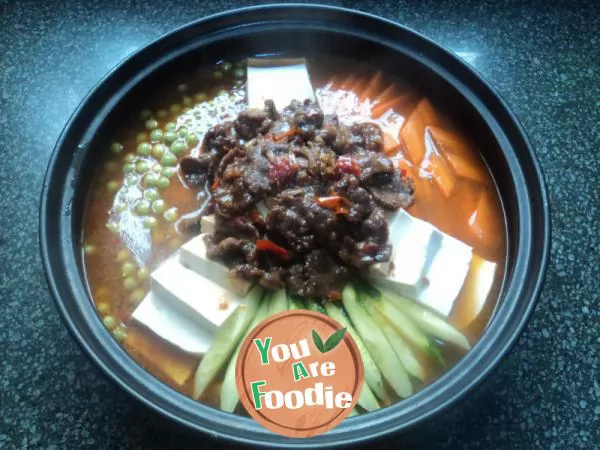 [Taji pot] - beef, tofu and vegetables in casserole