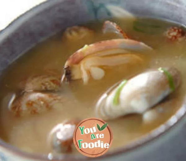 Flower-clam-miso-soup-(Japanese-miso-soup)