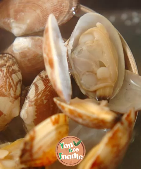 Flower clam miso soup (Japanese miso soup)