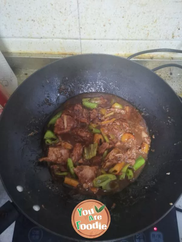 Stewed Rice with Spicy Pork Feet and Green Pepper