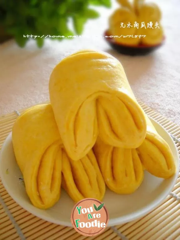 Steamed bread with anhydrous pumpkin