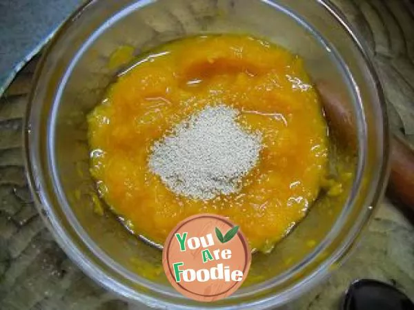 Steamed bread with anhydrous pumpkin