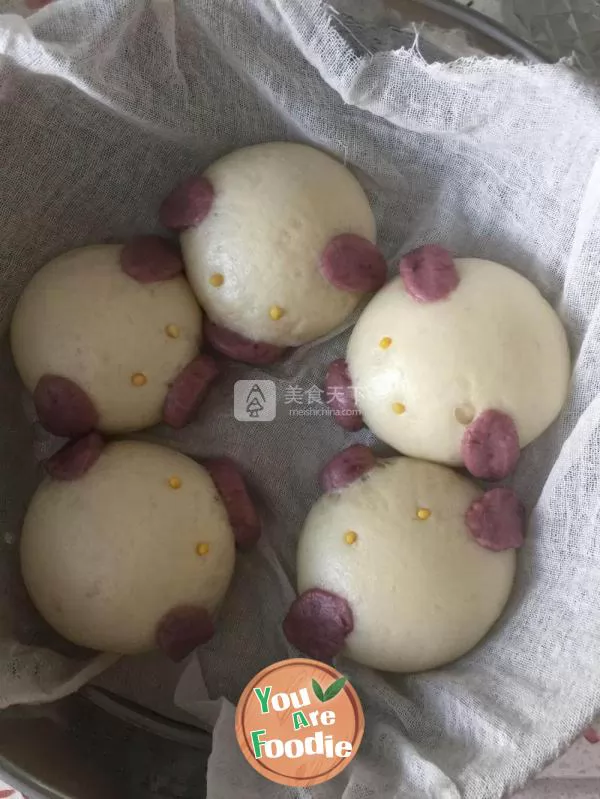 Steamed bun with pig