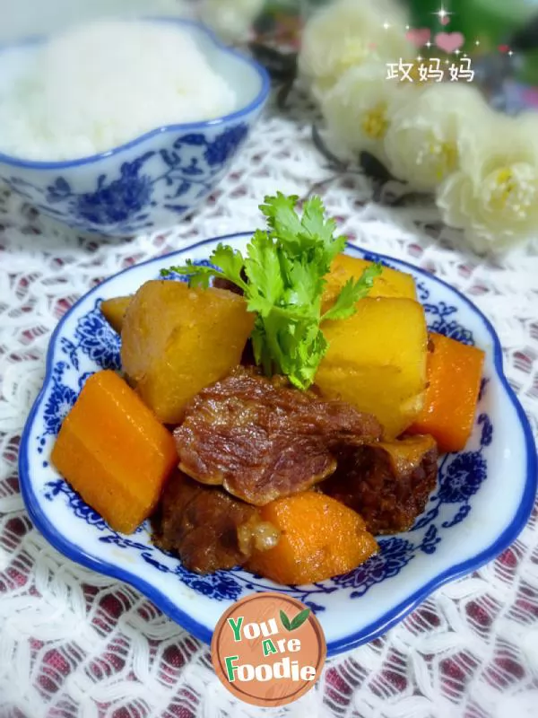 Stewed carrot with beef