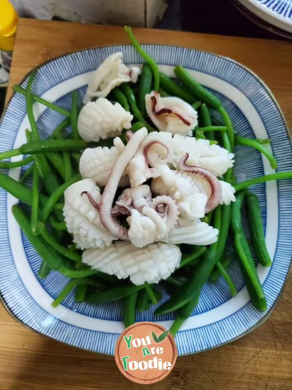 Mixed squid with cucumber