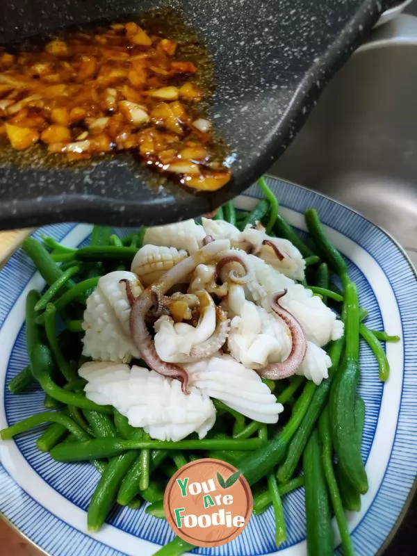 Mixed squid with cucumber