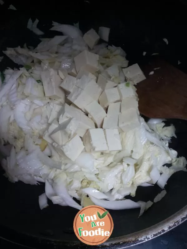 Stewed tofu with cabbage