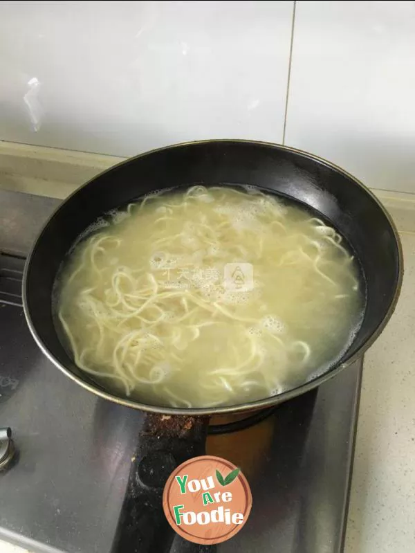 Cold noodles with scallion oil