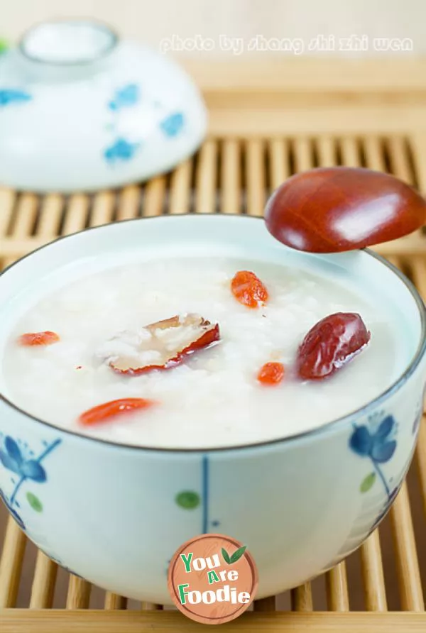 Jujube cereal and wolfberry porridge