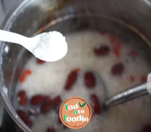 Jujube cereal and wolfberry porridge