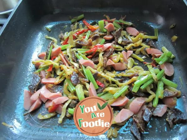 Mix and match the food --- bacon + ham + pickled mustard