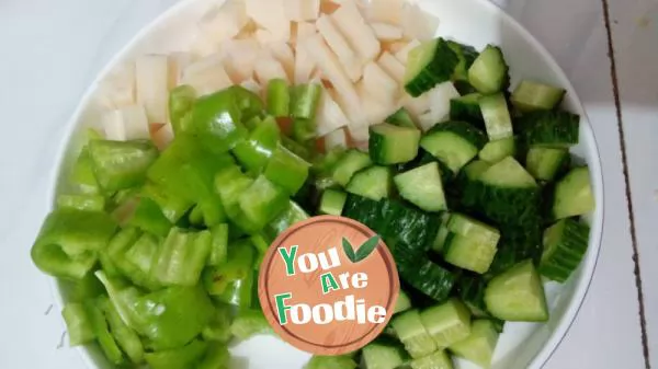 Diced chicken with lotus root