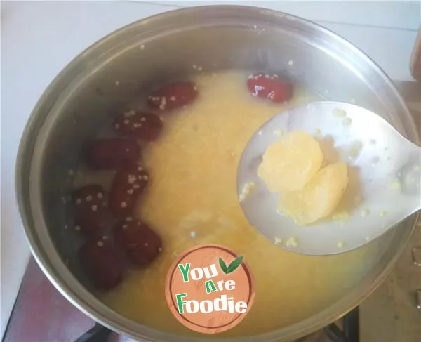 Millet yam jujube porridge