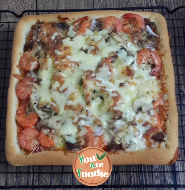 Shrimp pork pizza