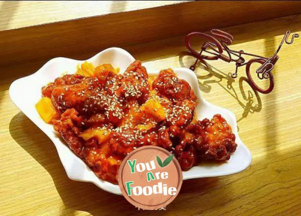 Braised pork with pineapple