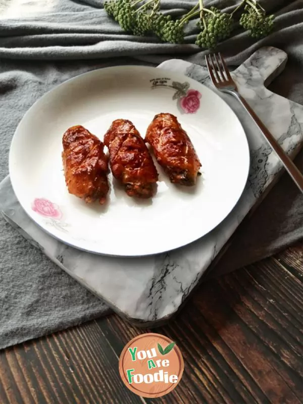 Roast chicken wings with barbecue sauce