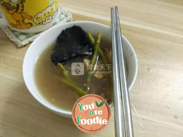 Ganoderma lucidum, Dendrobium and pig bone soup