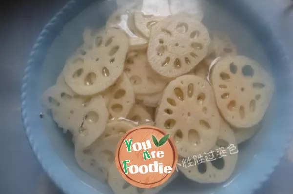 Boiled lotus root slices in Beijing sauce