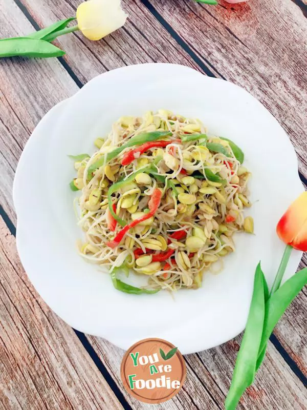 Stir fried bean sprouts with chili