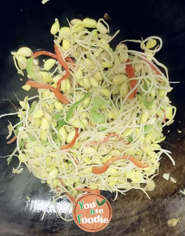 Stir fried bean sprouts with chili