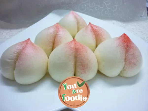 Peach-Shaped Mantou