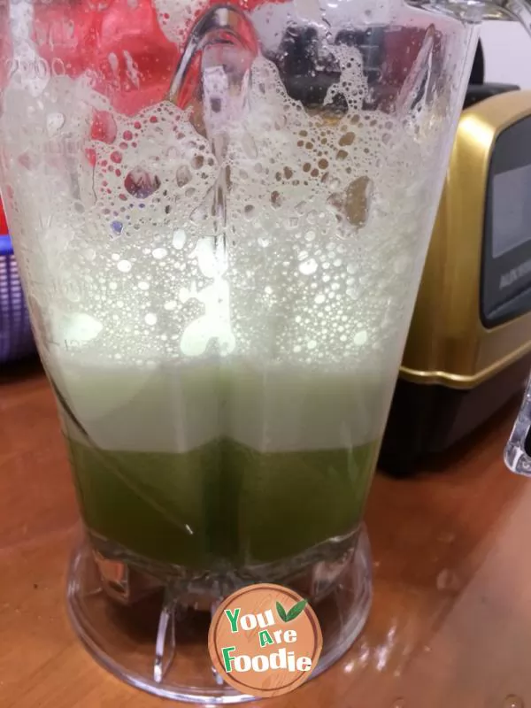 Healthy balsam pear juice