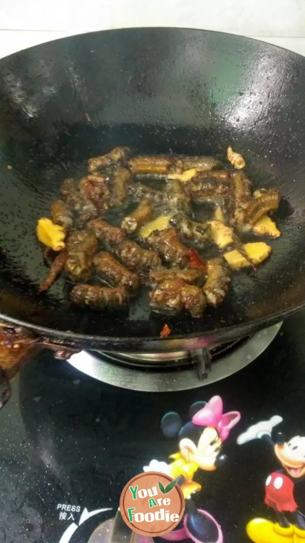 Fried eel with garlic