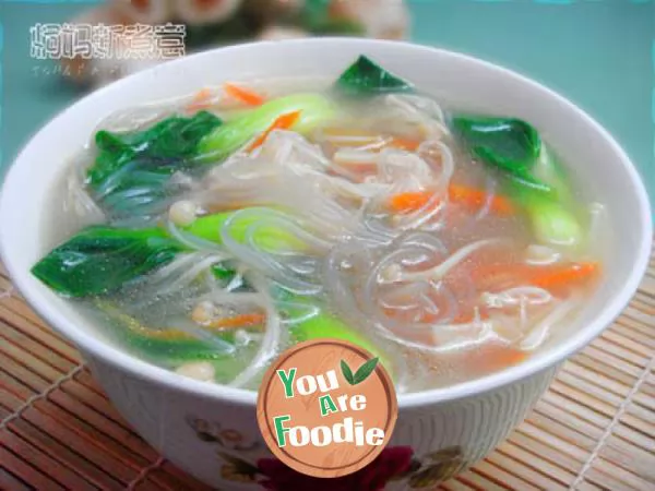 Golden needle vermicelli green vegetable soup