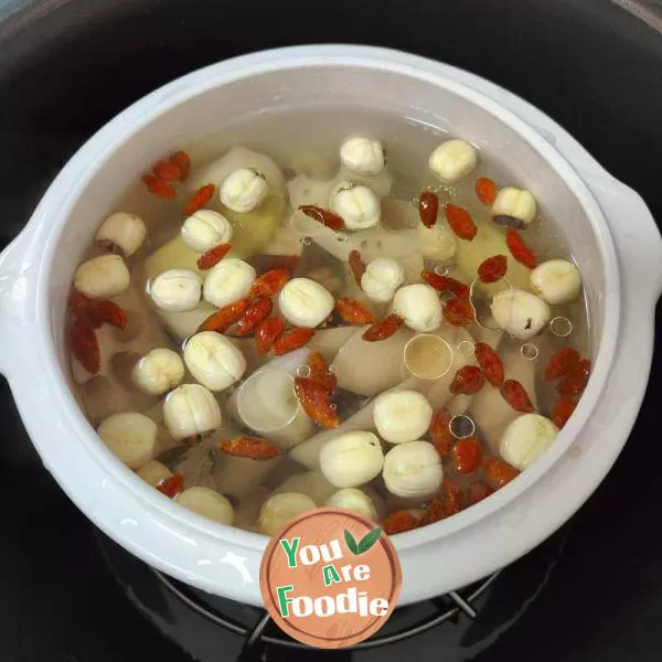 Lotus root and lotus seed lean meat soup