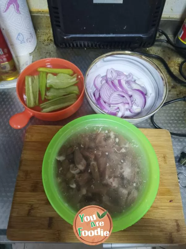 Fried Chicken Heart with Onion and Green Pepper