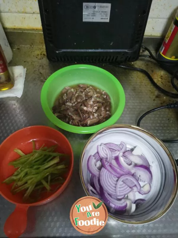 Fried Chicken Heart with Onion and Green Pepper