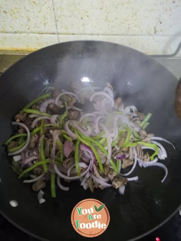 Fried Chicken Heart with Onion and Green Pepper