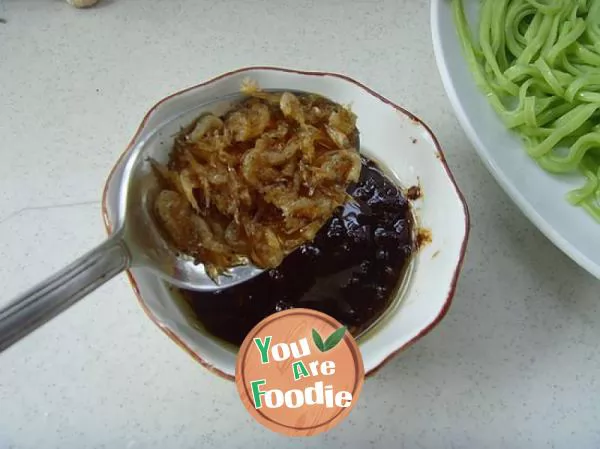 [fried noodles with soy sauce, made in different ways]: old Beijing plain fried noodles with soy sauce