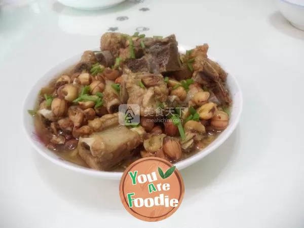 Steamed spare ribs with lotus seeds