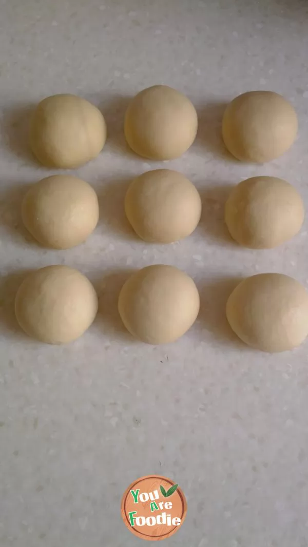 Medium gluten flour can also be used to make bread --- milk meal bread