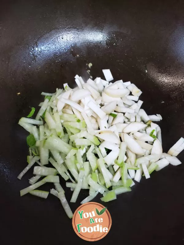 Warm food in winter - dumpling skin soup noodles