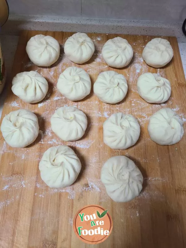 Steamed buns stuffed with radish